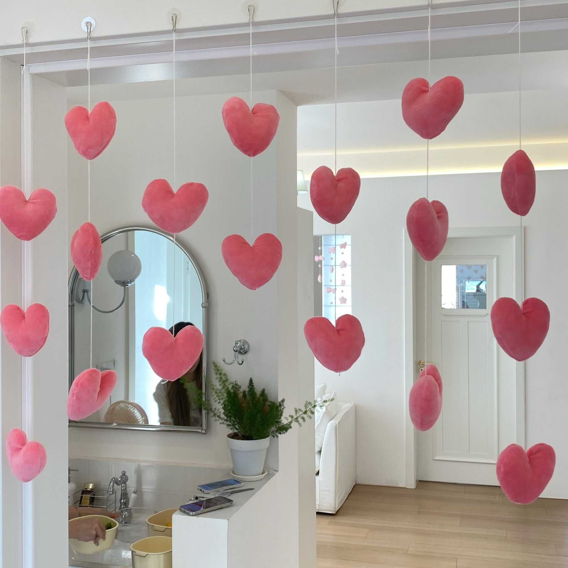 Peach-colored heart-shaped door curtain hanging decoration, high appearance level, princess heart bedroom door curtain, women's decoration hanging curtain, wall door curtain without drilling details Picture