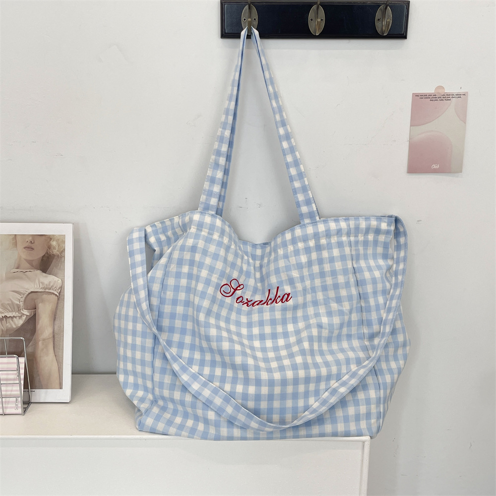 5494 Sweet Checkered Fabric Bag 2025 New Style laid-back large-capacity student class single-shoulder crossbody tote bag Application Scenario