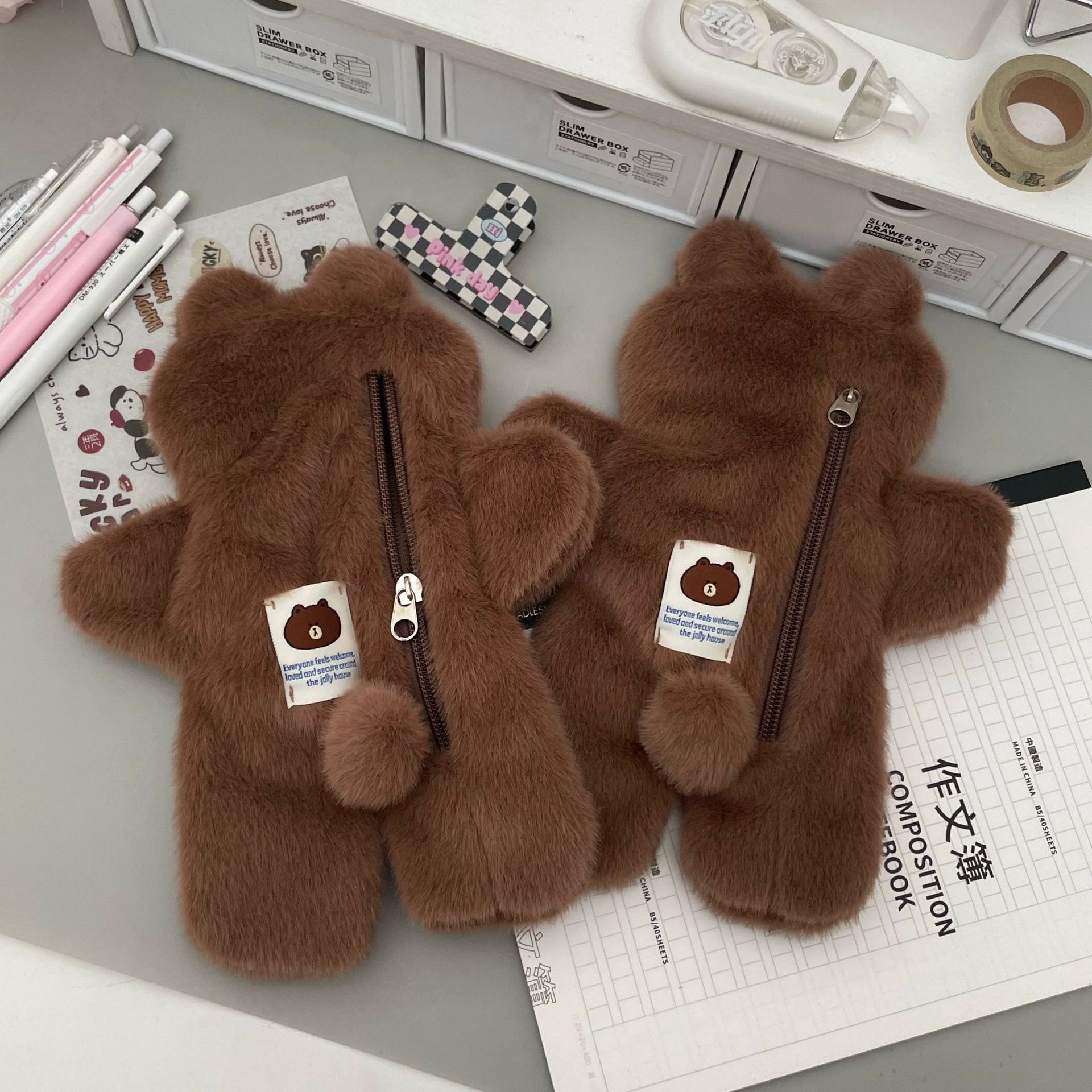 The same style as on Xiaohongshu! Brown Bear plush pencil case ins High appearance level Pencil case, stationery bag for junior and senior high school students Application Scenario