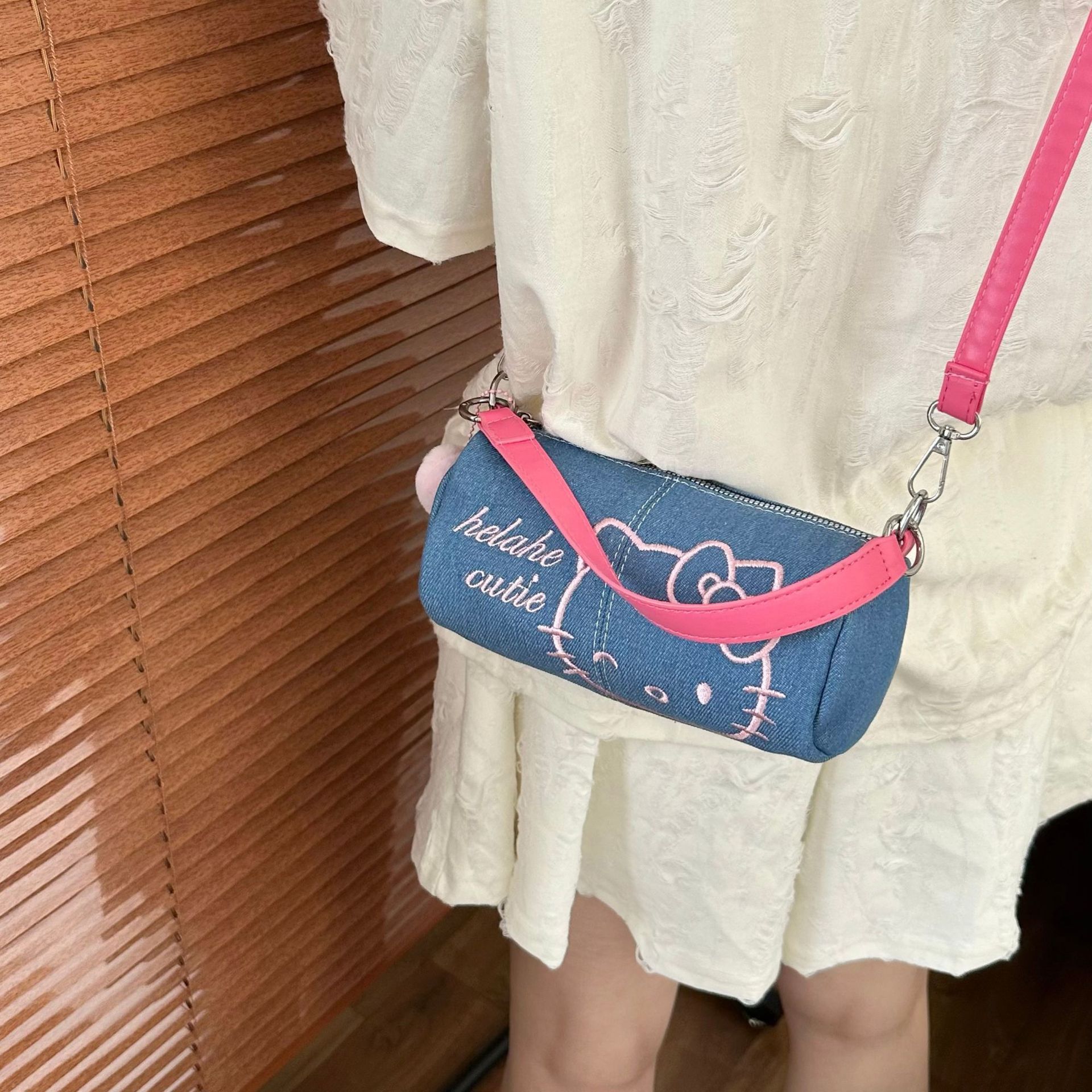 Cartoon cat crossbody bag 2025 new style denim mini cylinder bag Cat embroidery hand-held small bag Mobile phone case details Picture