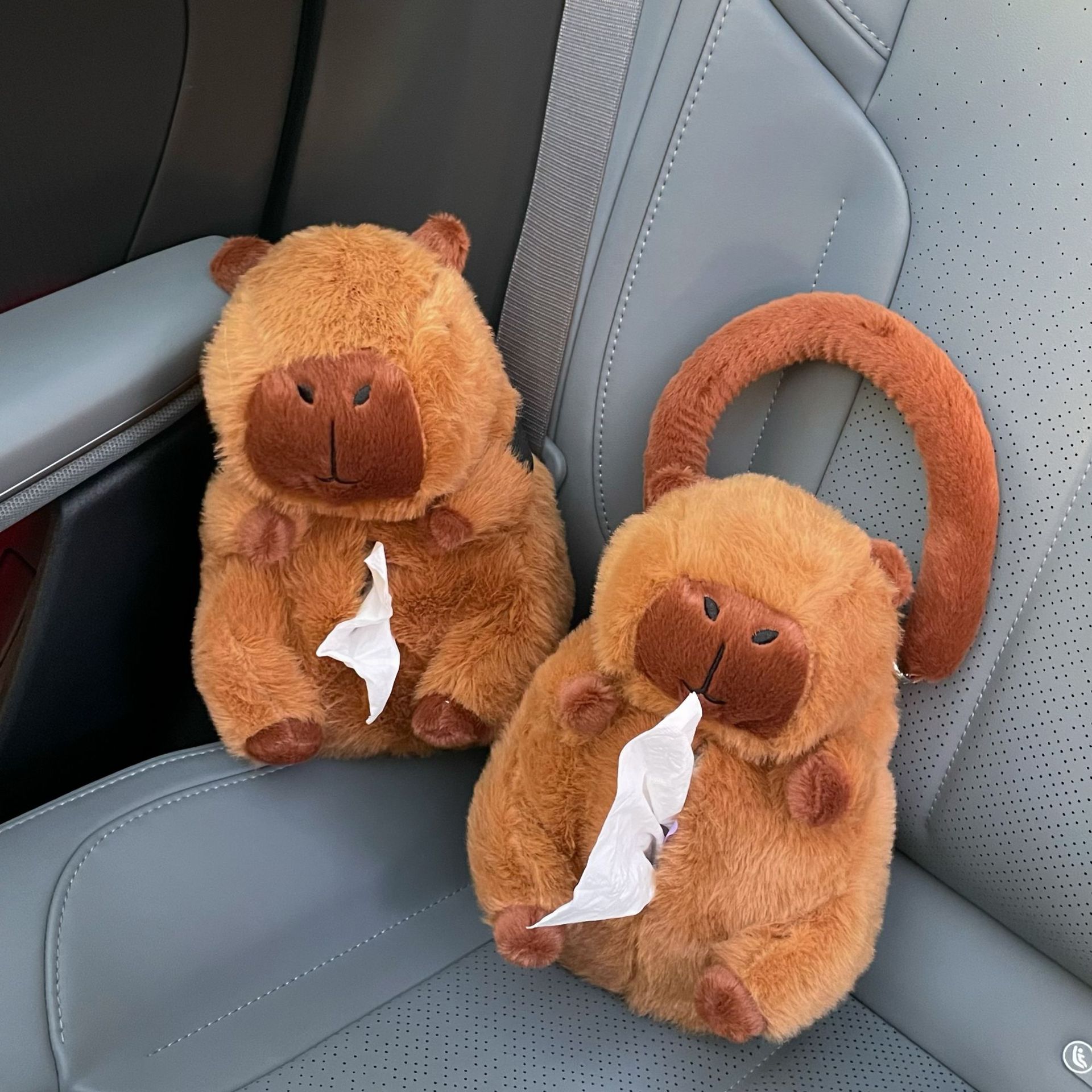 The popular Capibara Capybara car tissue box, car hanging multi-functional tissue case, doll tissue box details Picture