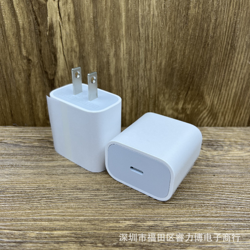 Compatible with iphone 14 and 15 mobile phone chargers, 20WPD fast charging, US and European standard PD fast charging data cable sets Application Scenario