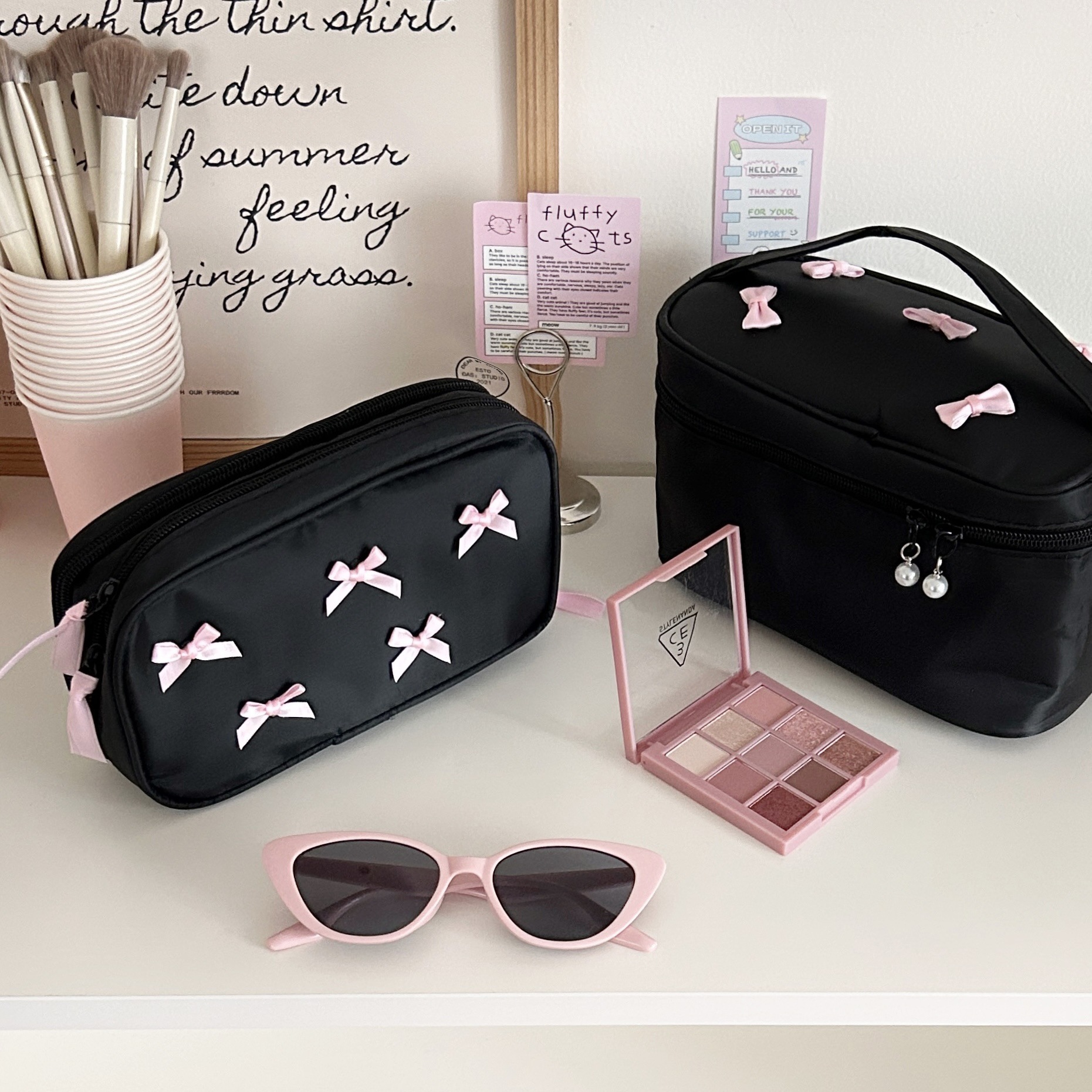 Cream pink bow makeup bag for women 2024 new model, high appearance level, portable large-capacity travel toiletry bag and storage bag Specification drawing