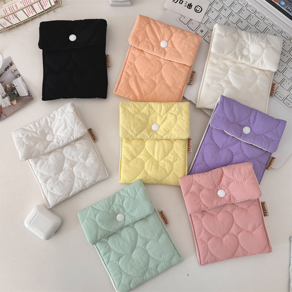 410121 Quilted sanitary kit, candy-colored storage bag, mini portable menstrual sanitary napkin, coin purse details Picture
