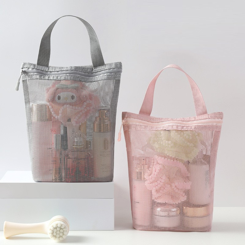 New hand-held cosmetic bags, mesh water-draining bath bags, fitness bags, miscellaneous storage bags, and travel portable toiletry bags full figure