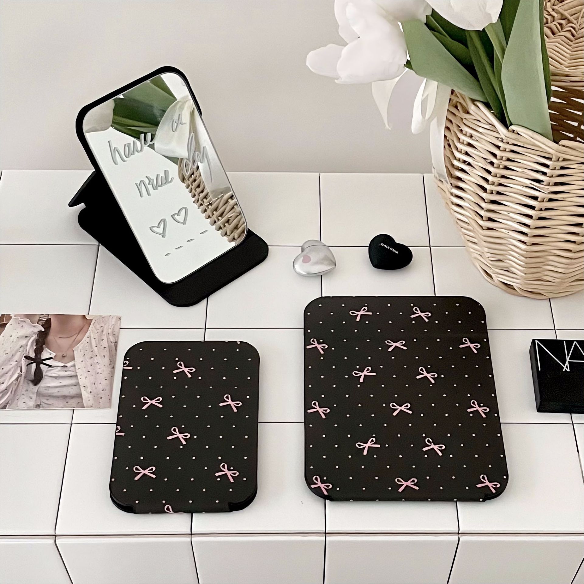 Pink bow, retro folding small mirror, portable student dormitory desktop dressing mirror full figure