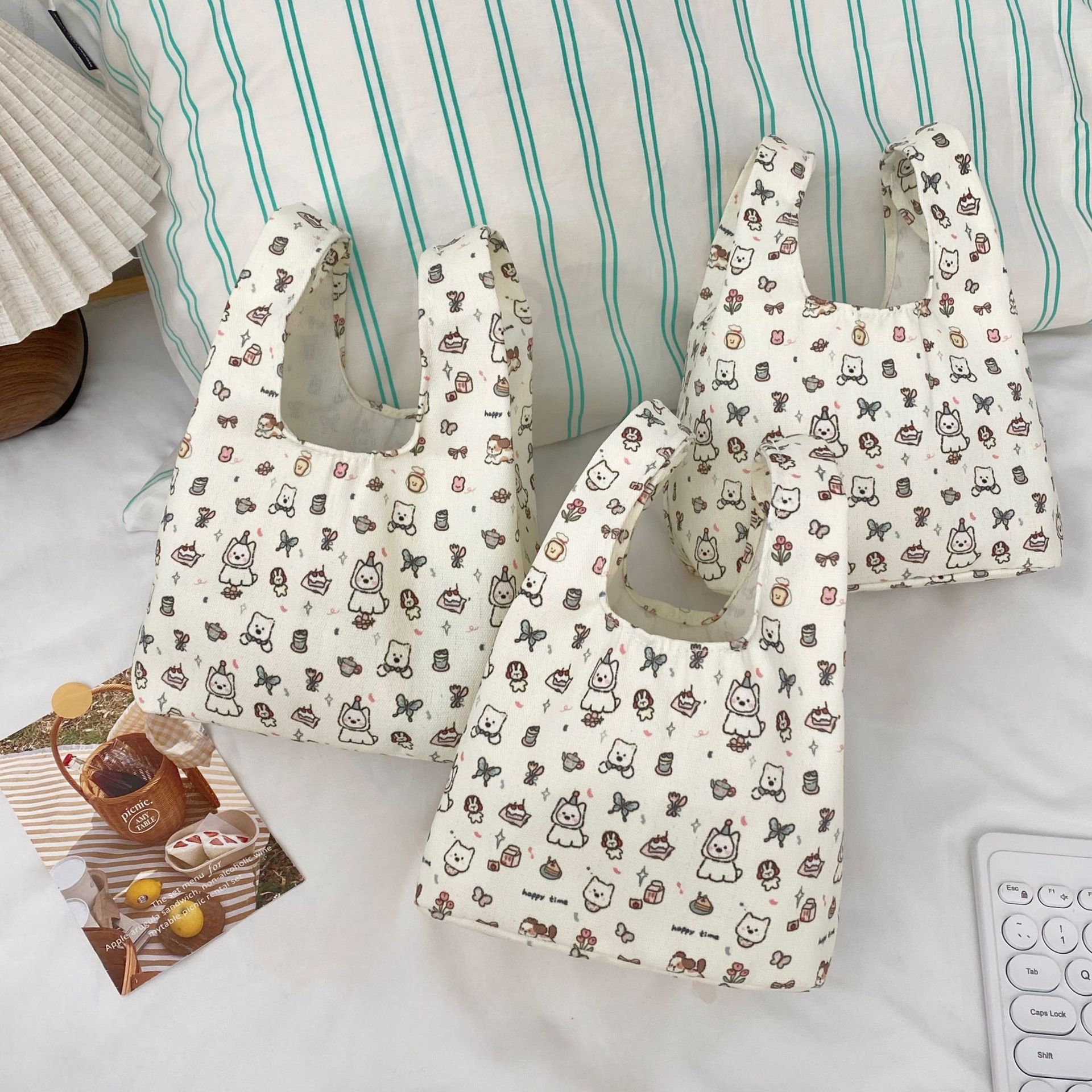 Summer cartoon printed handbag, fabric cute dog makeup bag, portable storage bag for going out and miscellaneous items handbag details Picture