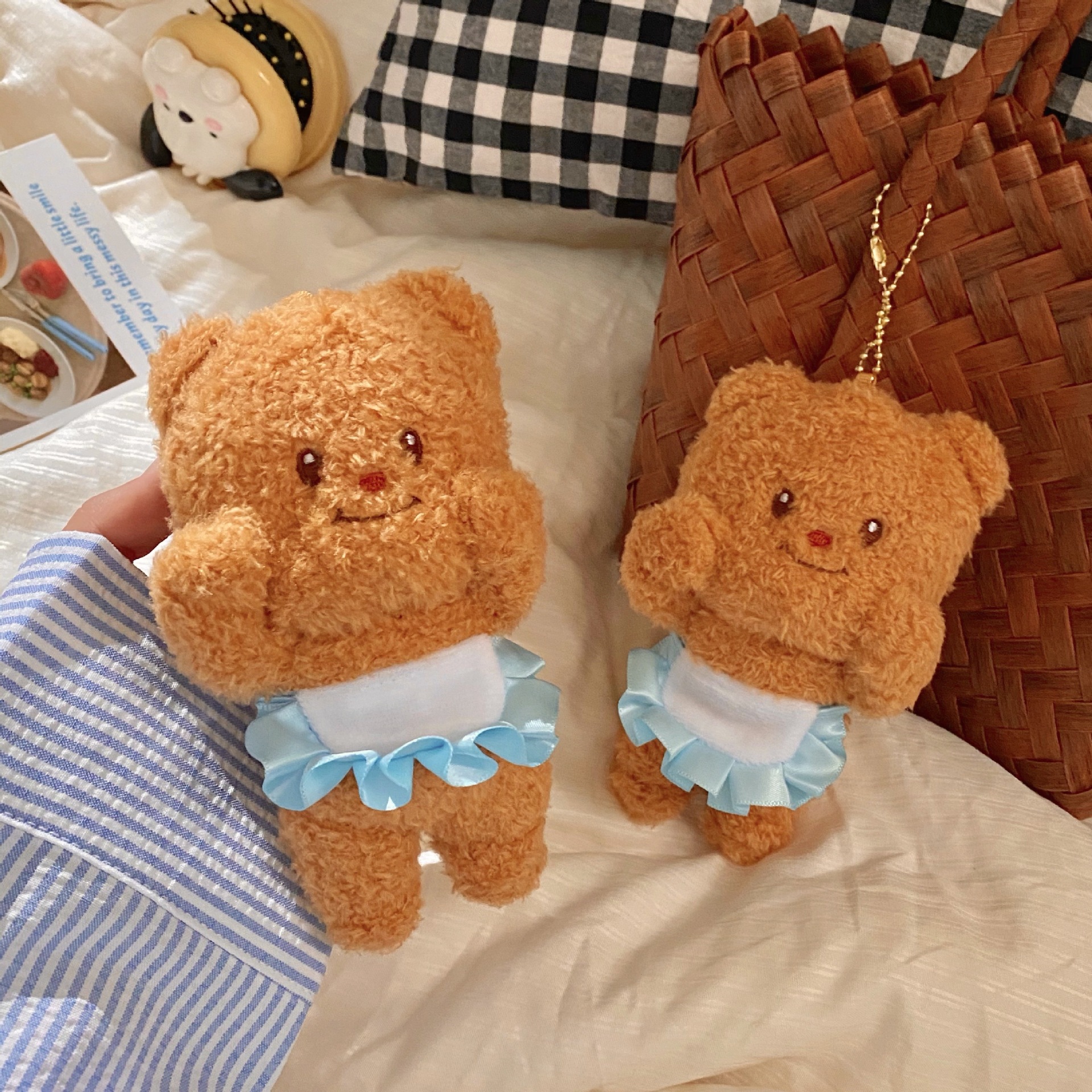 "Internet-famous Butter Bear!" Cute bags, accessories, dolls, backpacks, pendants, plush toys, keychains, birthday gifts Application Scenario