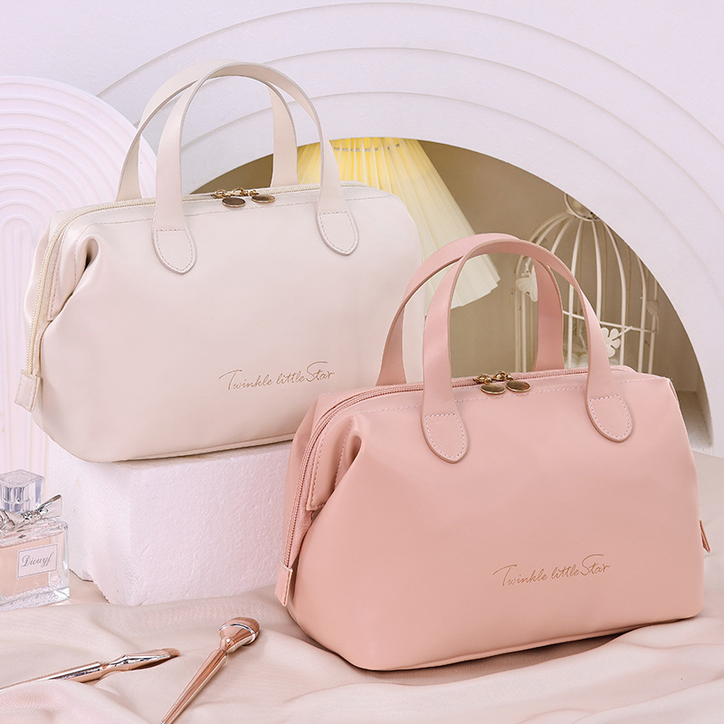 New large-capacity, high-appearance, high-end makeup bag, large French portable PU storage, commuting cosmetics, fashionable Application Scenario