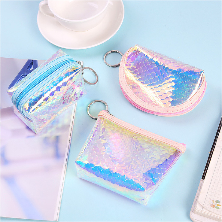 A mini, cute and compact coin purse for women, holding a transparent pvc keychain for convenient coin storage Specification drawing