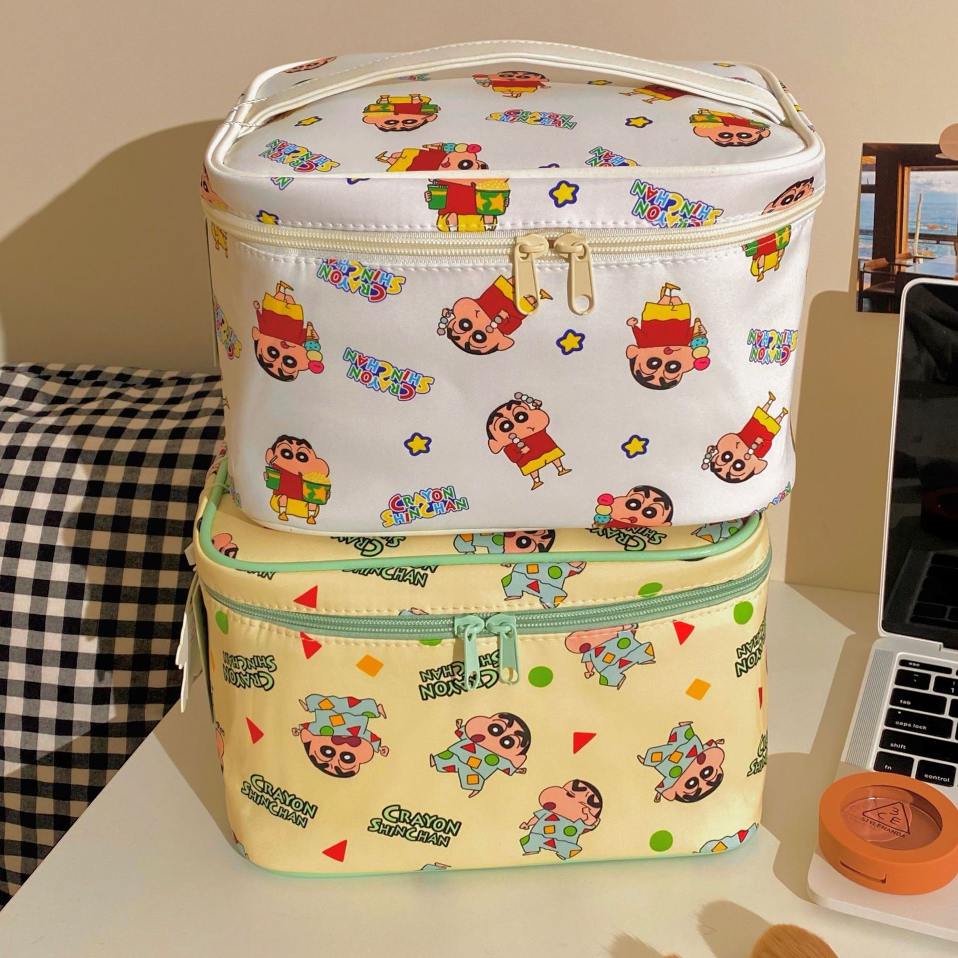 2025 New Crayon Shin-chan makeup bag, multi-functional, large-capacity, high appearance level portable travel storage bag, storage bag details Picture