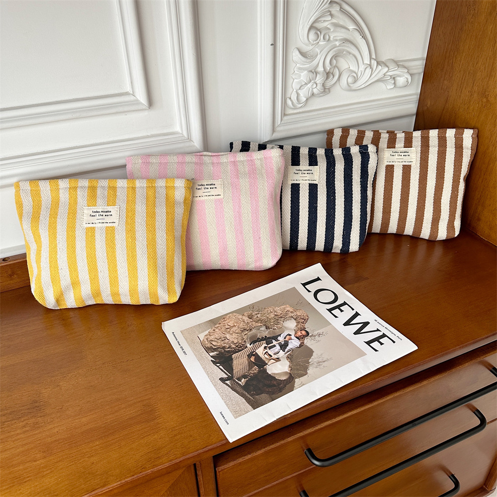 39211 Fresh Striped Makeup Bag, Women's toiletry Bag, Storage Bag, Large capacity, portable and simple hand-held makeup bag full figure