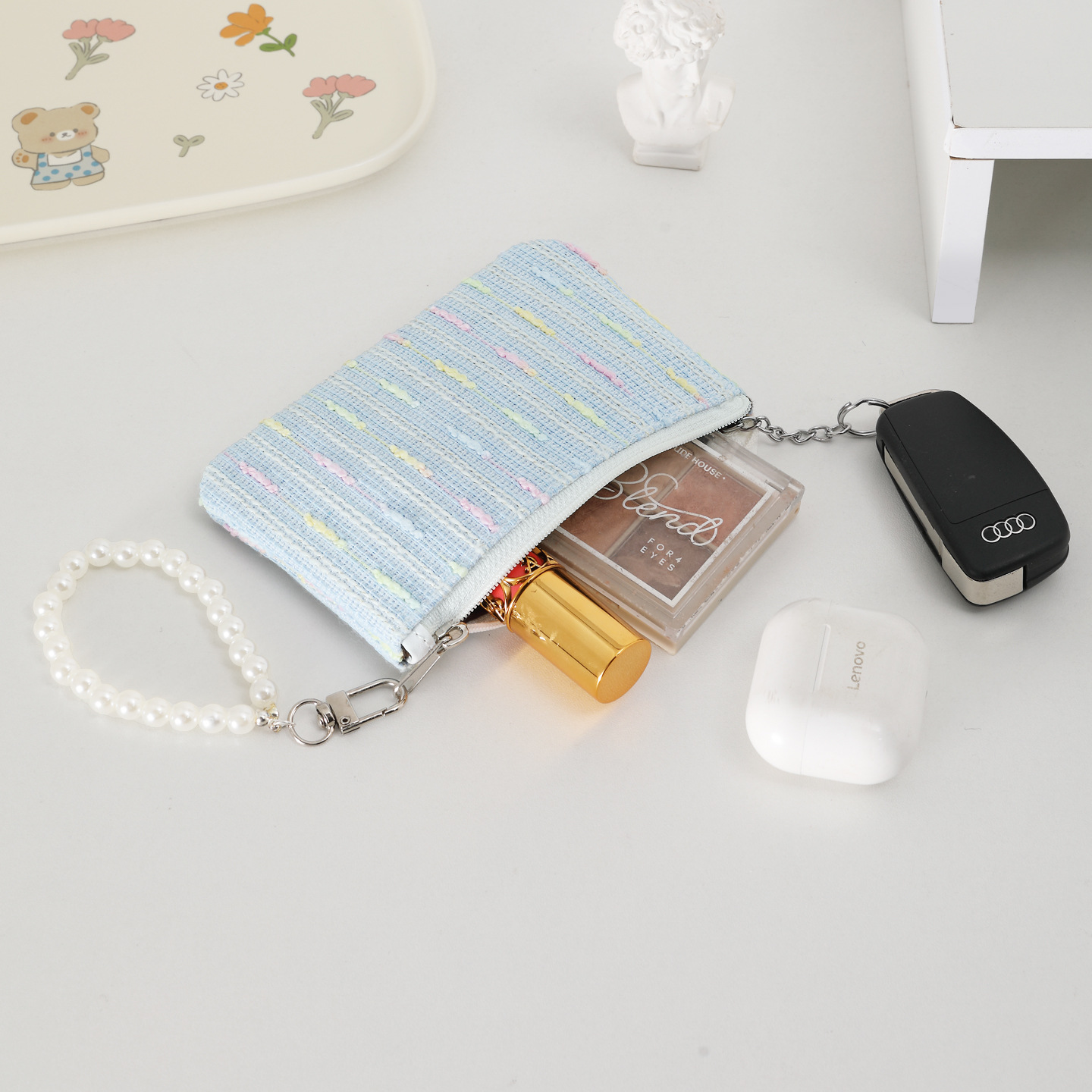 Cute little coin purse, makeup bag, student headphones, lipstick storage bag, portable small bag, girls' touch-up bag Application Scenario
