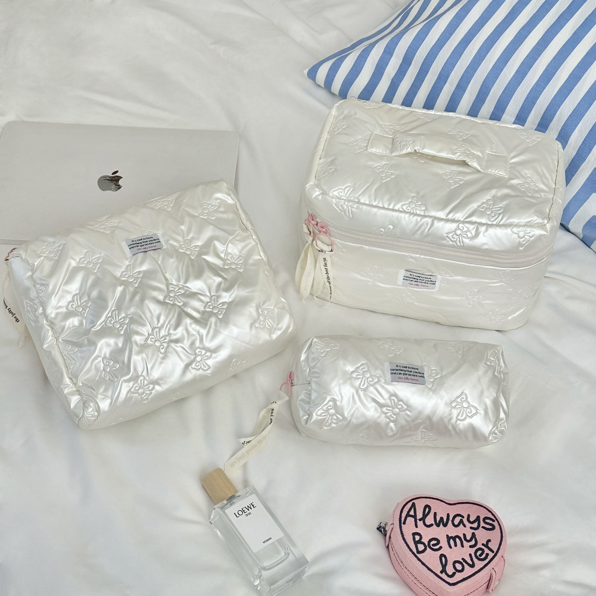 pu bow girl storage bag, ins style, large-capacity travel cosmetics and toiletries bag, hand-held makeup bag full figure
