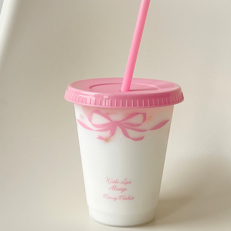 A niche summer plastic straw cup for women, large-capacity household drinking water, homemade milk tea cold drink cup, design sense water cup Item Picture