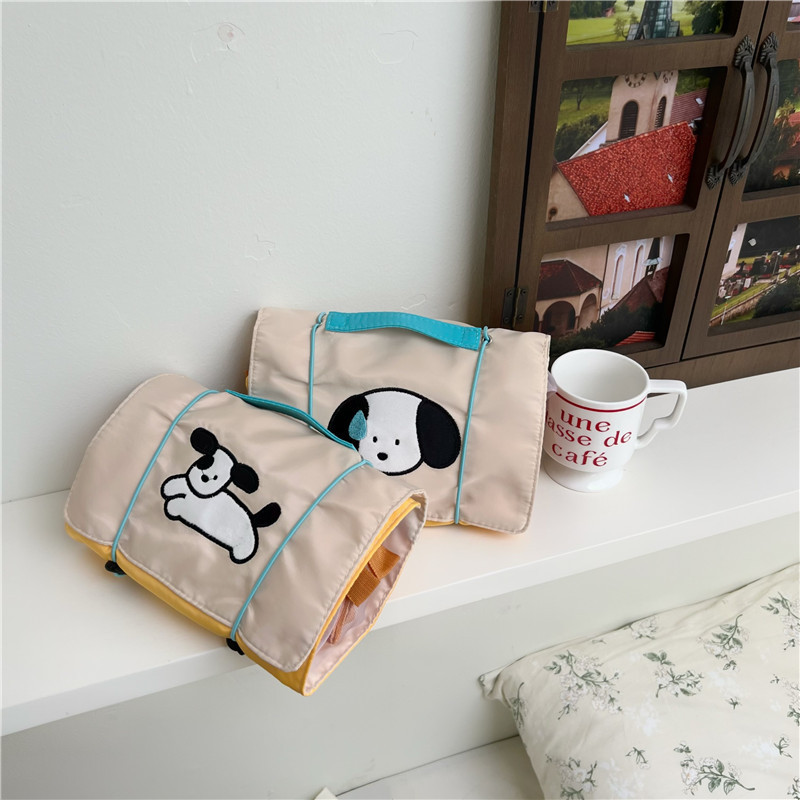 Original design puppy makeup bag, detachable mesh storage bag, large-capacity portable travel four-in-one toiletry bag Application Scenario
