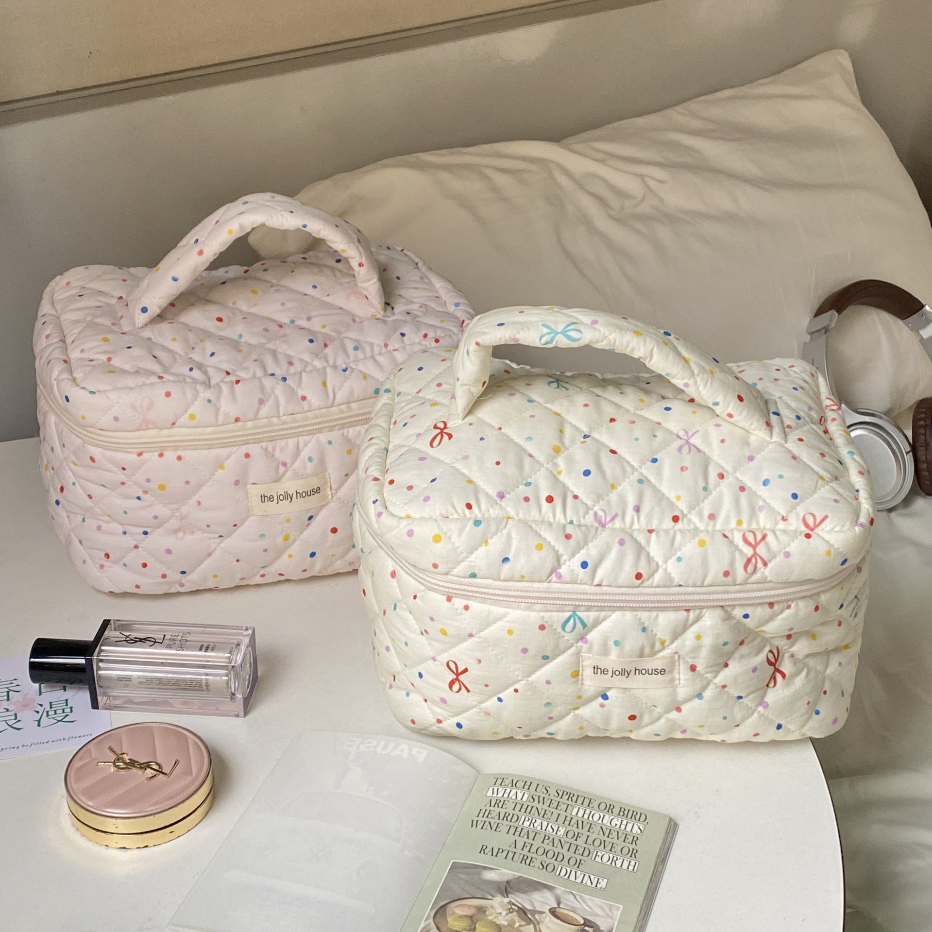 Original ~ins High appearance level, dot bow makeup bag, large capacity, portable, hand-held, out storage, toiletry bag for women Specification drawing