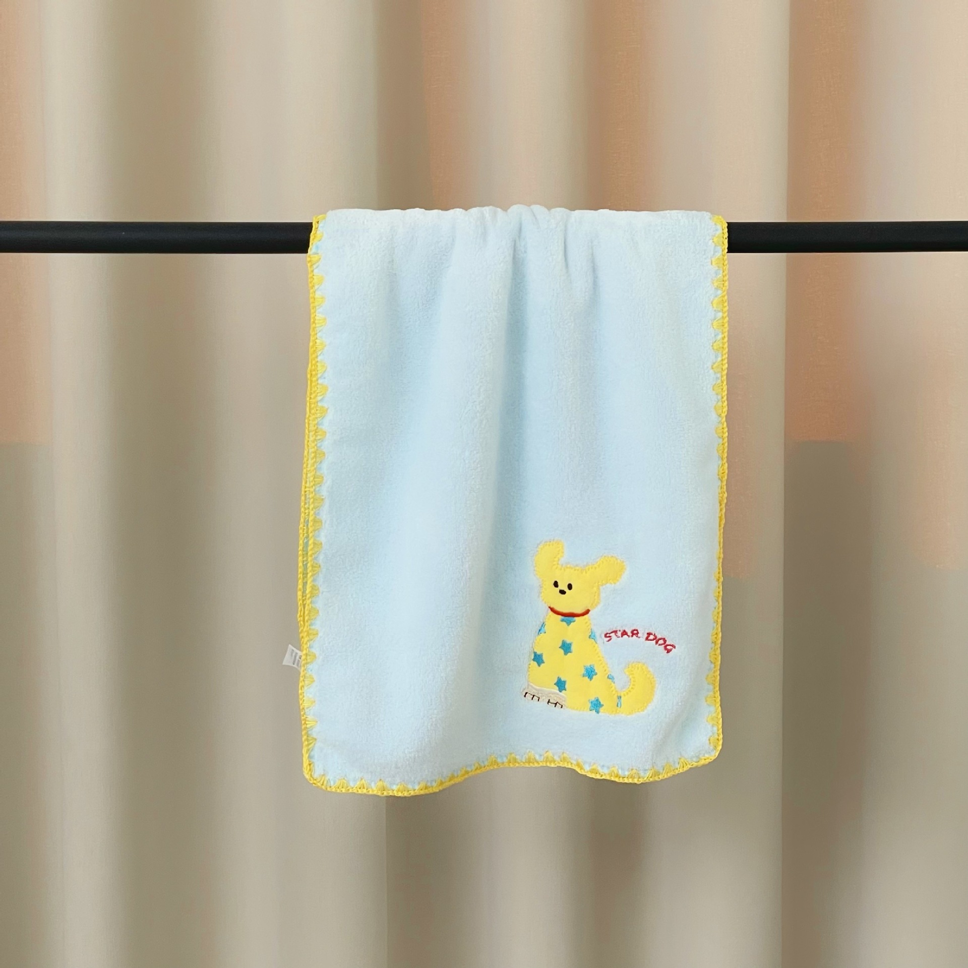 Yellow Puppy bath towel 2025 New style thickened coral fleece absorbent quick-drying bathroom towel Dry Hair cap Bath towel details Picture