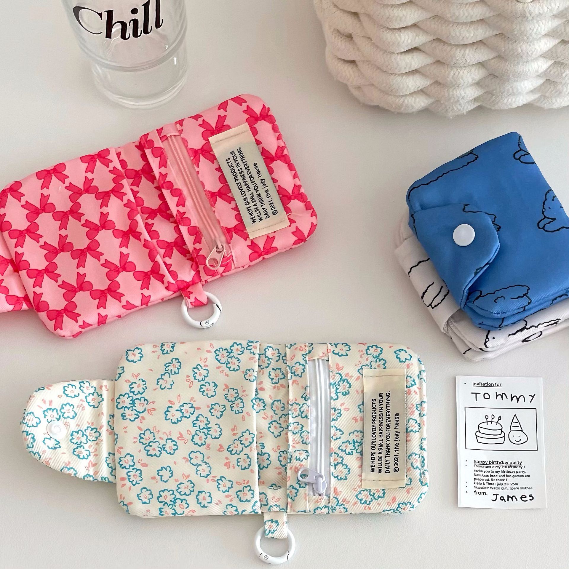 Korean ins bow coin purse, cute and girlish, portable and multi-functional storage card case, small bag pendant Application Scenario