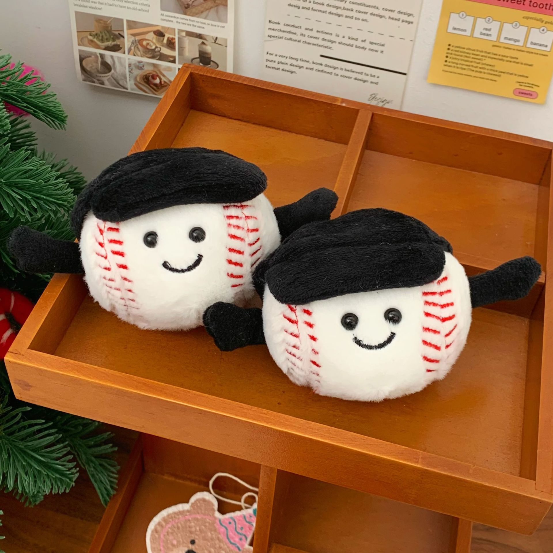 Retro and cute baseball cap pendant, high appearance level, fun smile baseball plush toy, keychain bag pendant Application Scenario