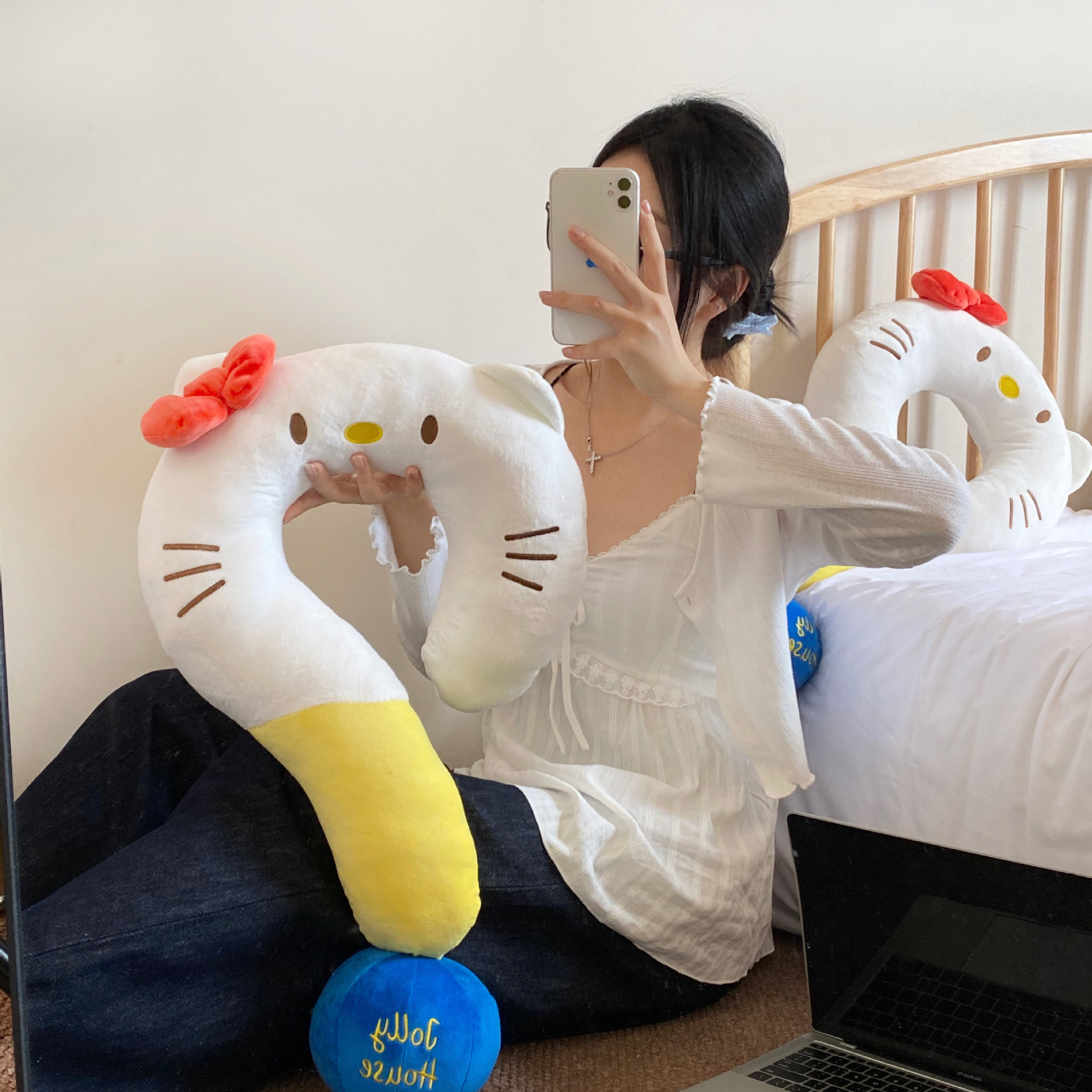 Creative question mark throw pillow, cute cat neck pillow, airplane travel pillow, home sofa plush toy throw pillow, nap pillow details Picture