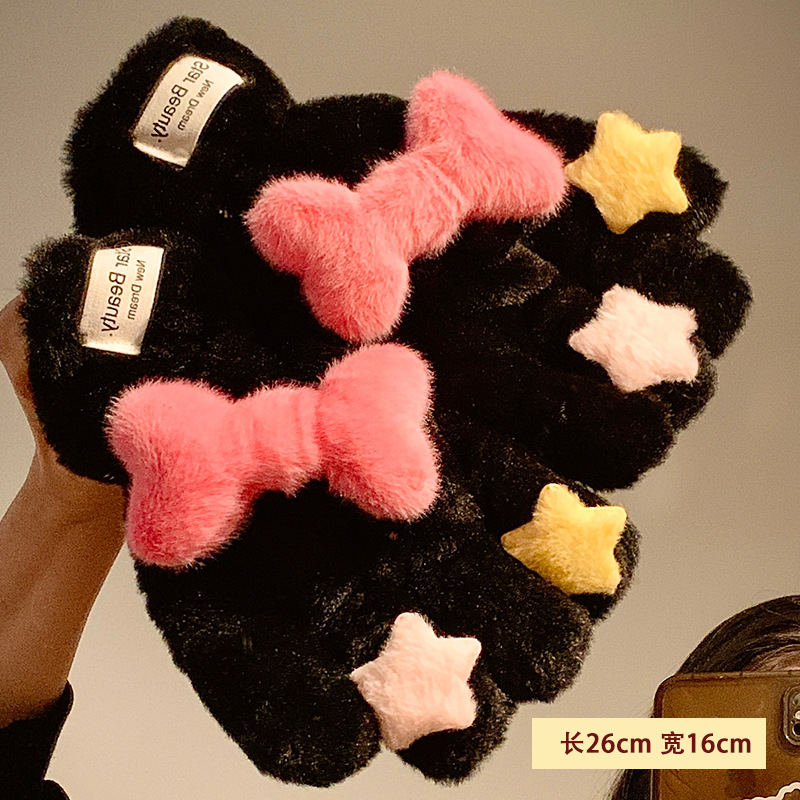 Cartoon star Little bone five-fingered gloves for girls, cute winter, thickened plush for warmth, neck-worn for cycling, windproof and cold-proof Application Scenario