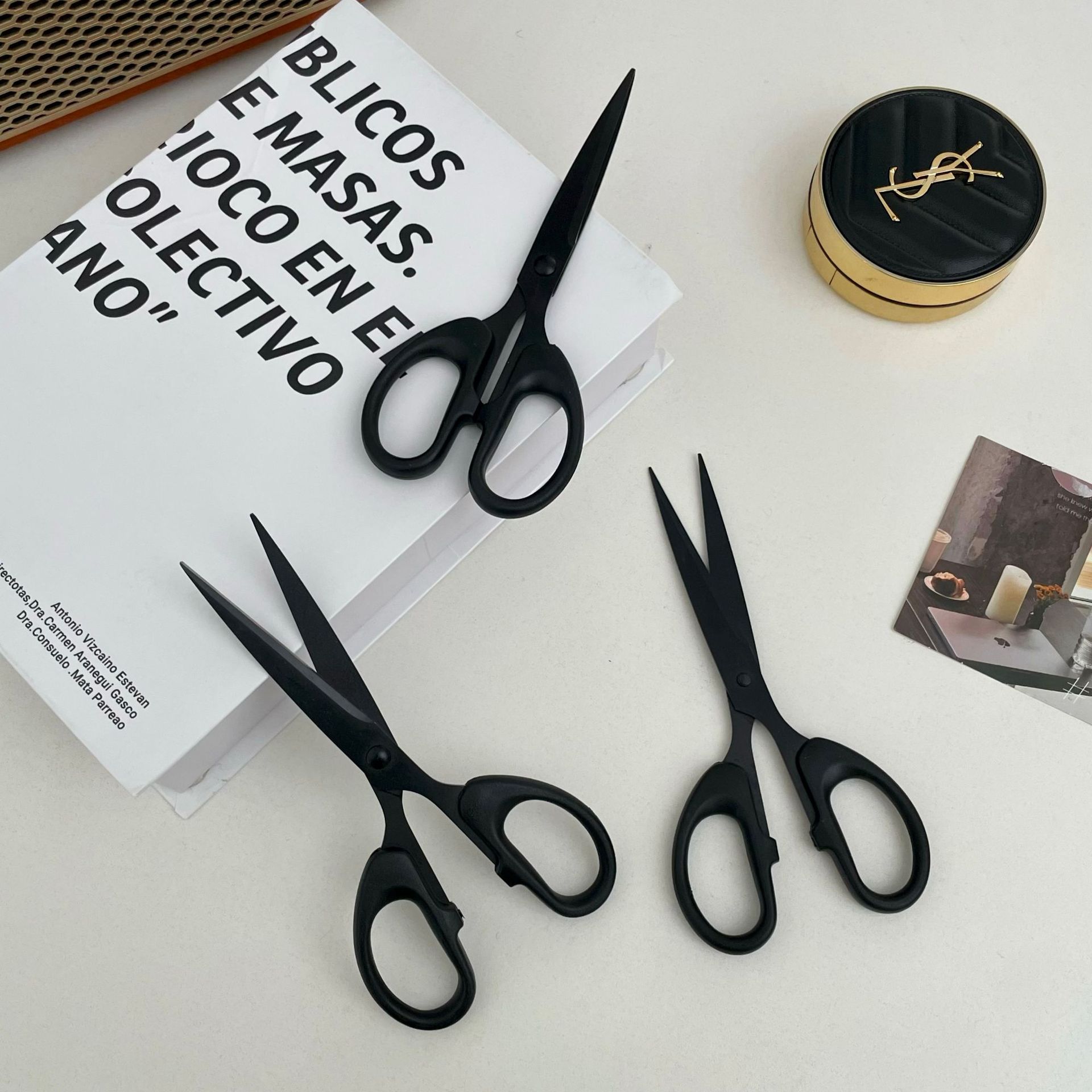 Office stationery, handcrafted art and paper-cutting special scissors, household round-head stainless steel paper-cutting knife, small scissors for cutting thread ends details Picture