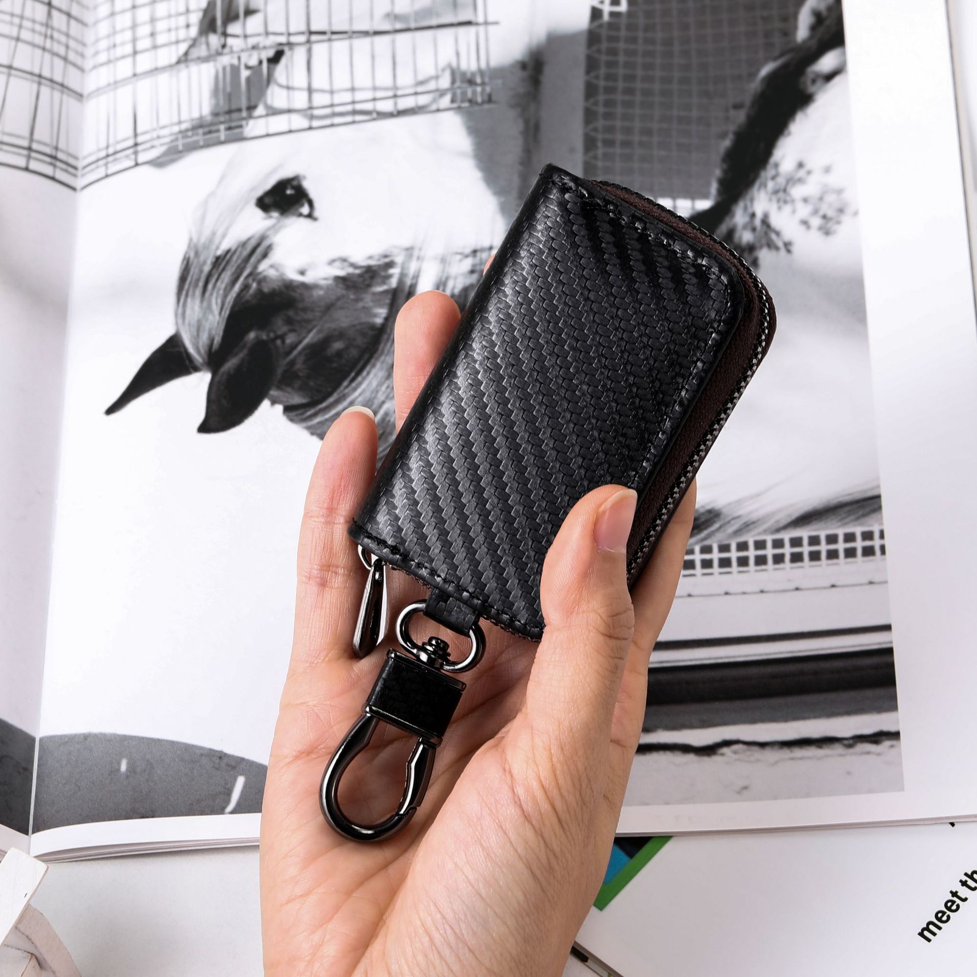New Korean-style business checkered car key case, car zipper fashion case, universal version Application Scenario