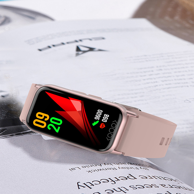 The TK72 smartwatch features sleep monitoring, heart rate, blood pressure, blood oxygen measurement, social sharing, and multiple sports modes Specification drawing