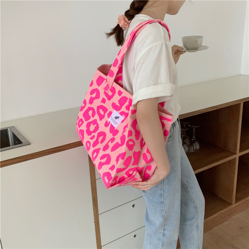 1541 Stylish pink leopard print large-capacity tote bag, animal print single-shoulder bag, handbag for female students, 2021 new Trend details Picture