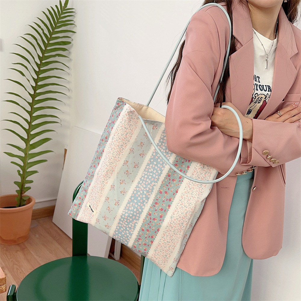 44303 Korean-style new flowered canvas bag, student retro large-capacity travel and vacation tote bag, single-shoulder bag full figure