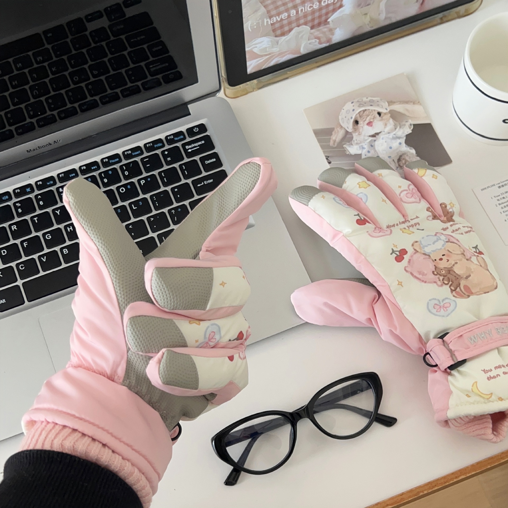 Winter skiing essential gloves: Little Bear fleece outdoor cycling windproof, waterproof, cold-proof and warm touch screen gloves details Picture