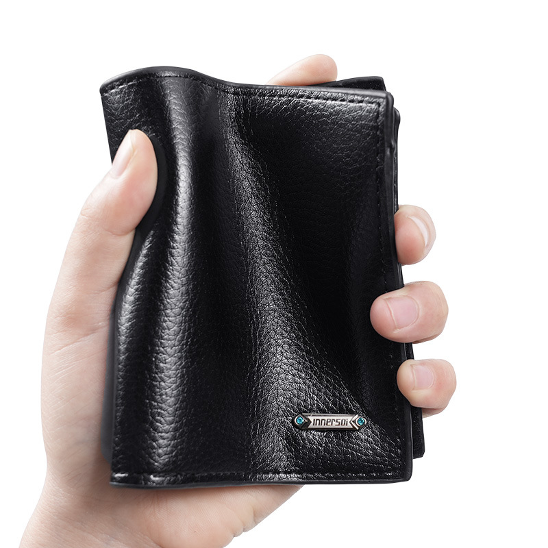 A large quantity of PU framed vertical men's wallets in stock, simple and casual men's coin purses, short men's wallets Application Scenario
