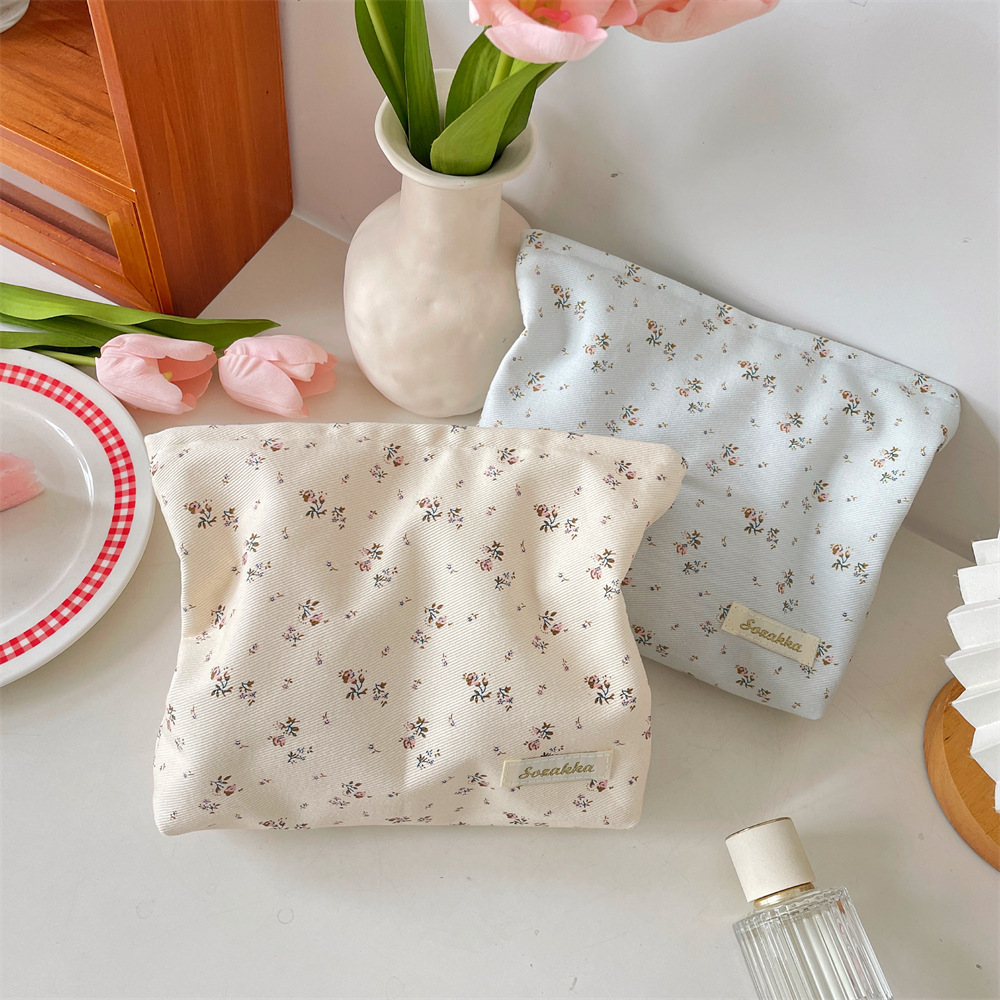 5641 Korean-style ins fresh and delicate floral large-capacity makeup bag, a storage and organization bag for cosmetics and lipsticks when going out Specification drawing