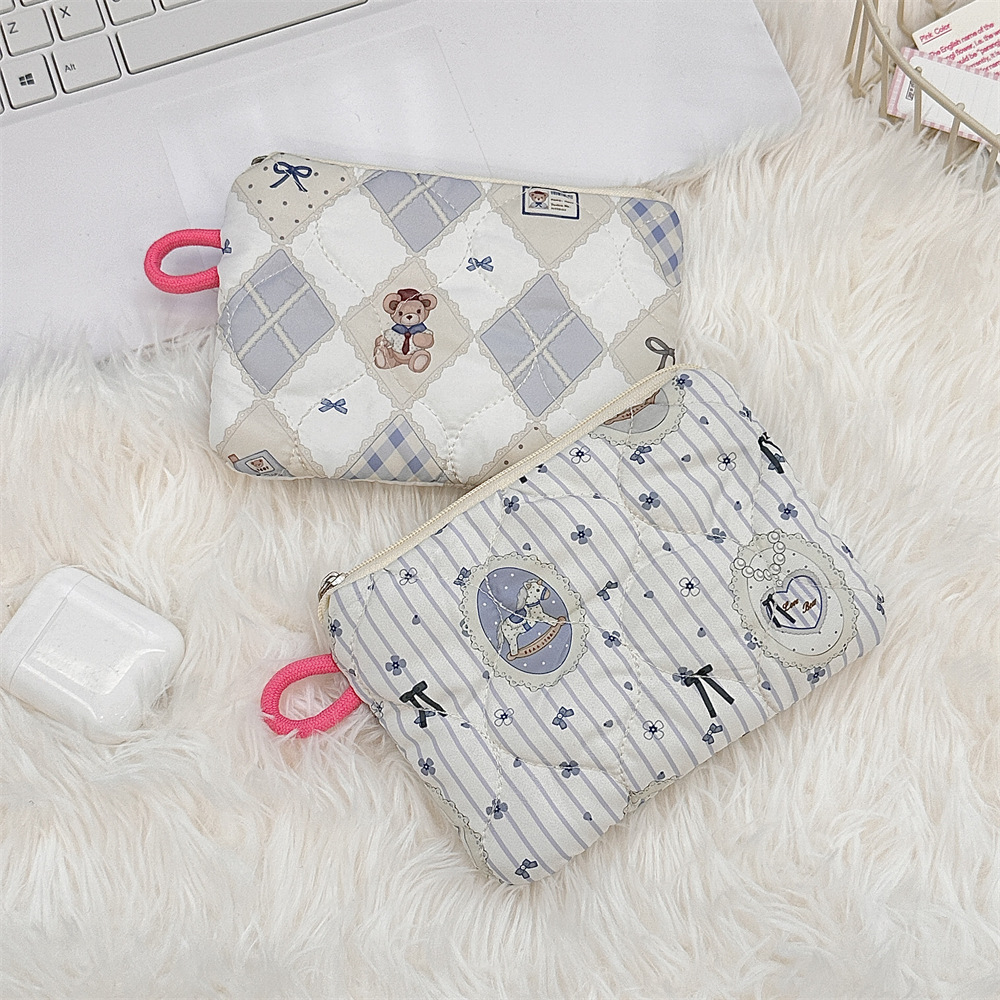 411162 [Copyright Class] Cartoon Quilted Makeup Bag, Small Items, Clutch, Coin Purse, Mini Storage Bag details Picture