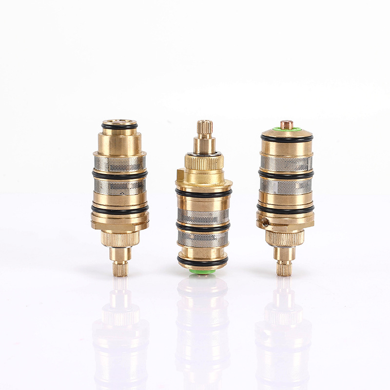 The manufacturer supplies household constant-temperature solar cold and hot temperature adjustment memory alloy all-copper constant-temperature valve cores Specification drawing