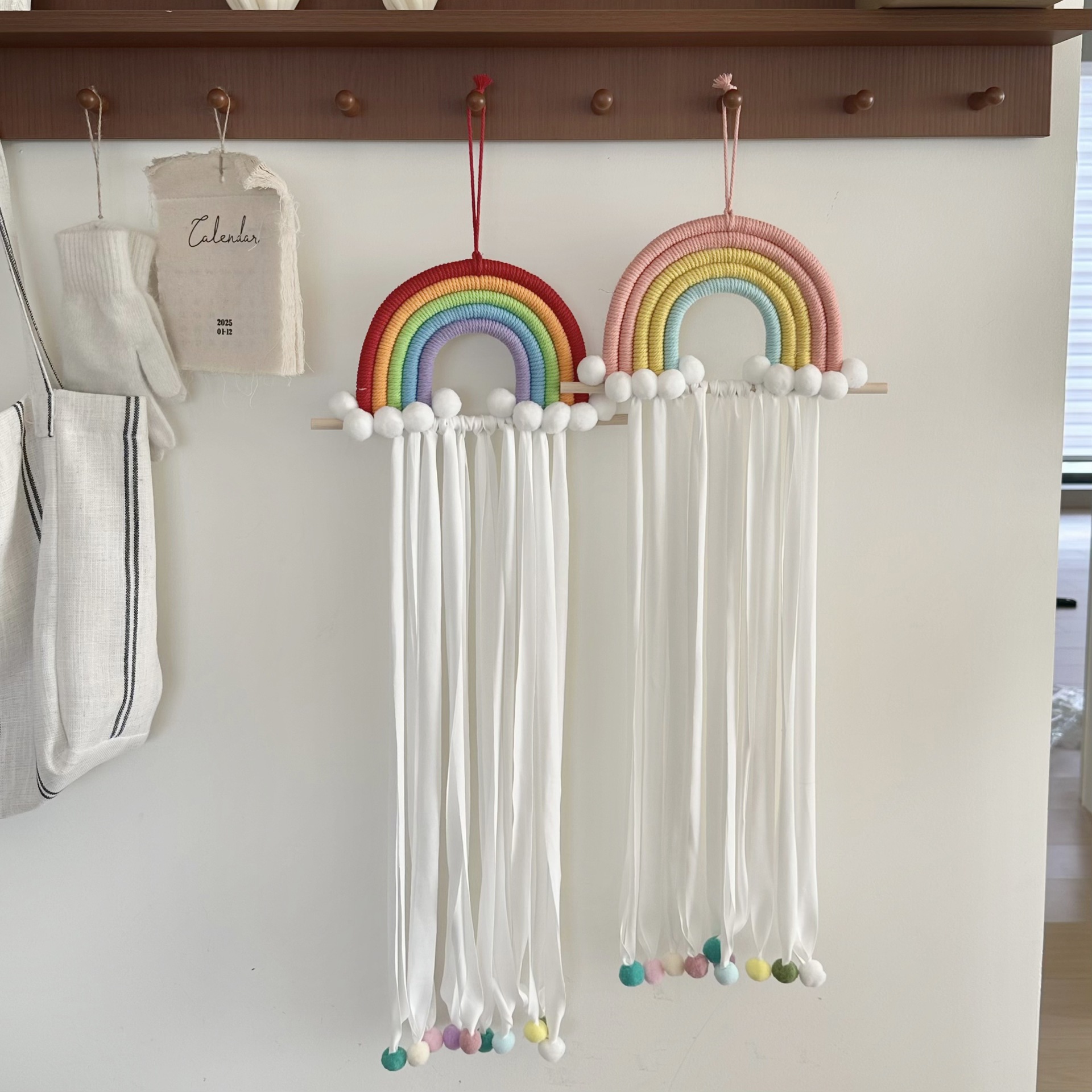 Rainbow tassel hair clip storage wonder, children's bedroom hairball knitting wall hanging hair clip, hair accessory organizing and dressing, wall decoration full figure