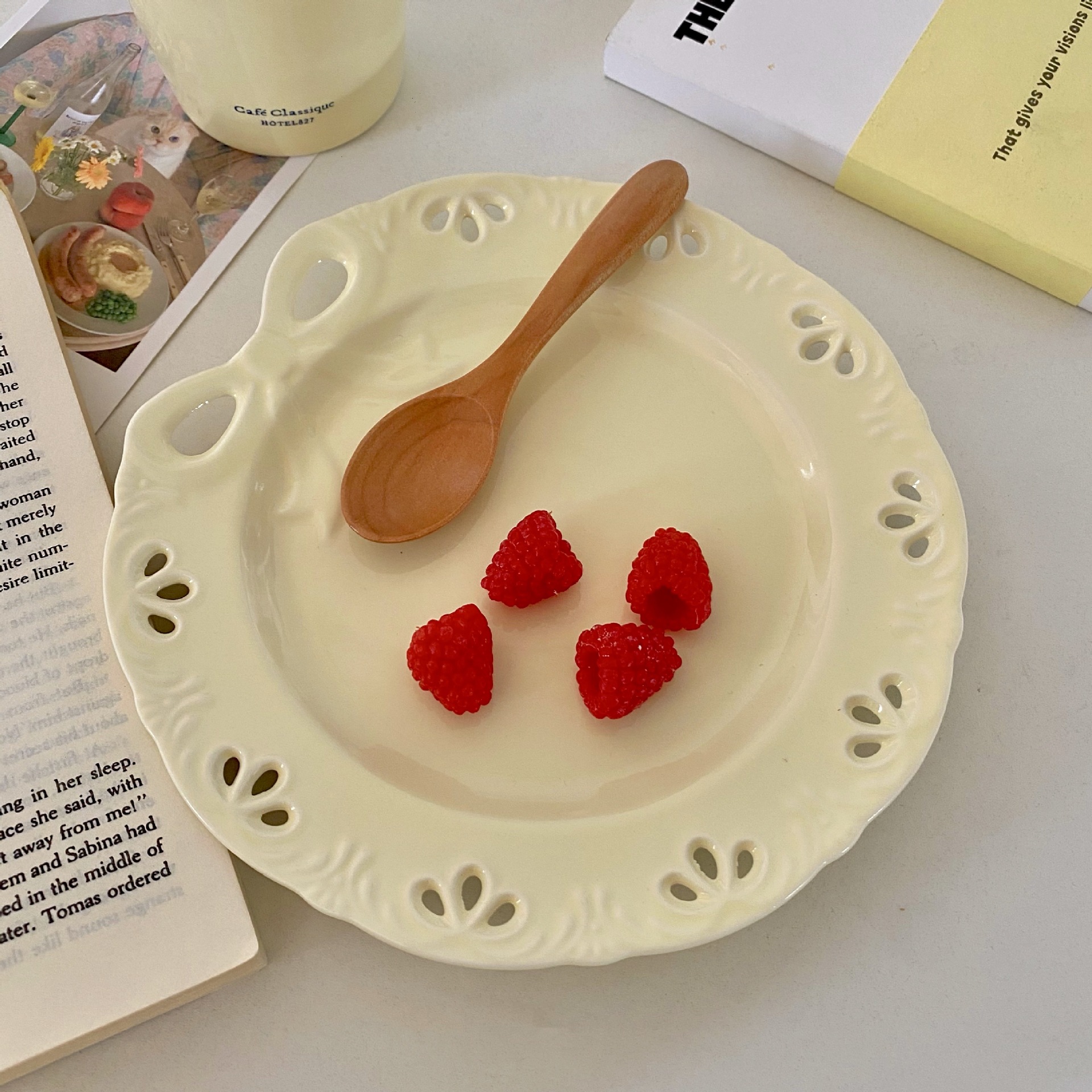 ins French bow plate, high-level appearance, dessert plate, cake, Western plate, fruit salad, steak plate, home flat plate Application Scenario