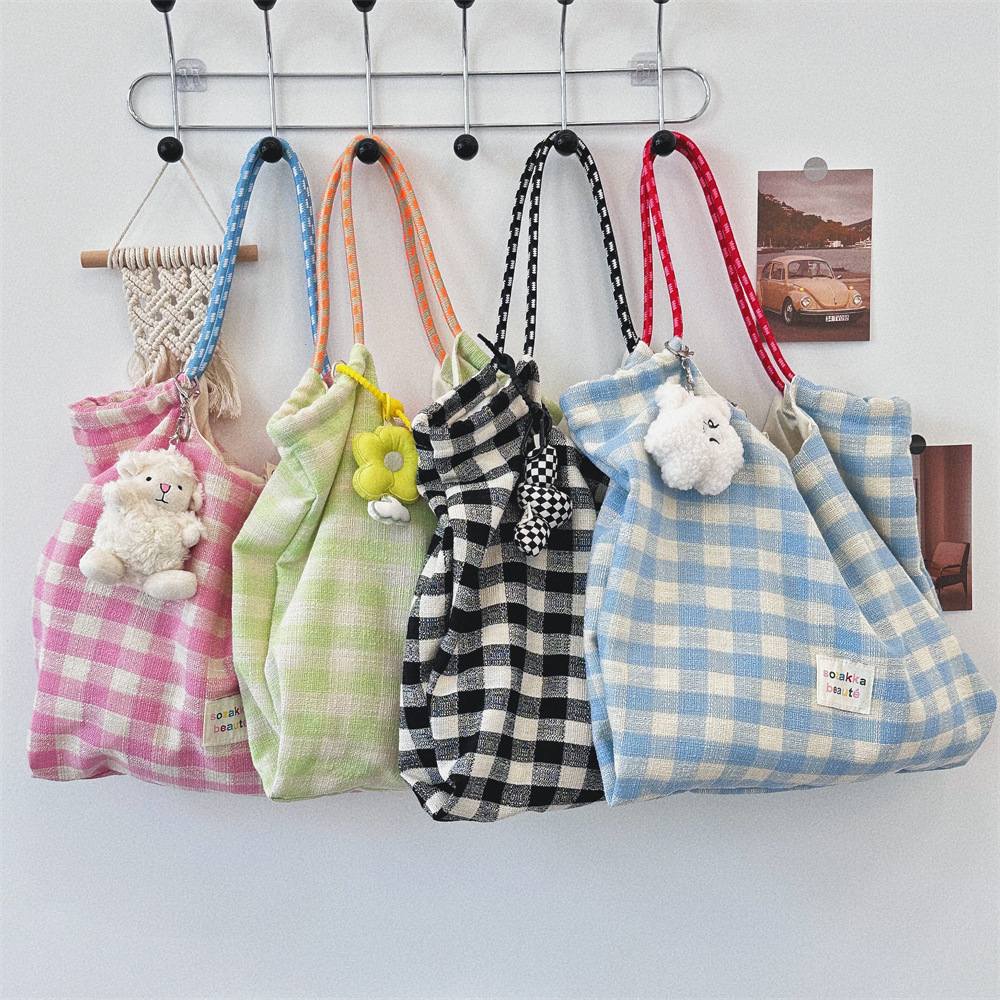 46201 ins Casual and Versatile checkered drawstring shoulder bag, large capacity tote bag, cream checkered commuter bag details Picture