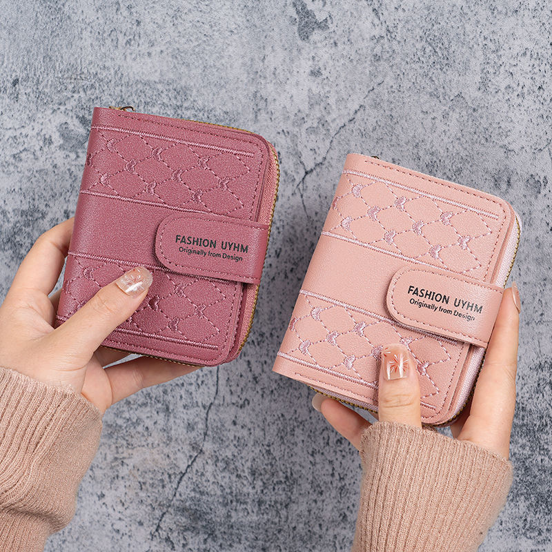 2024 New women's wallet, short zipper, large capacity, versatile, heart-shaped, colorful clutch, card case full figure