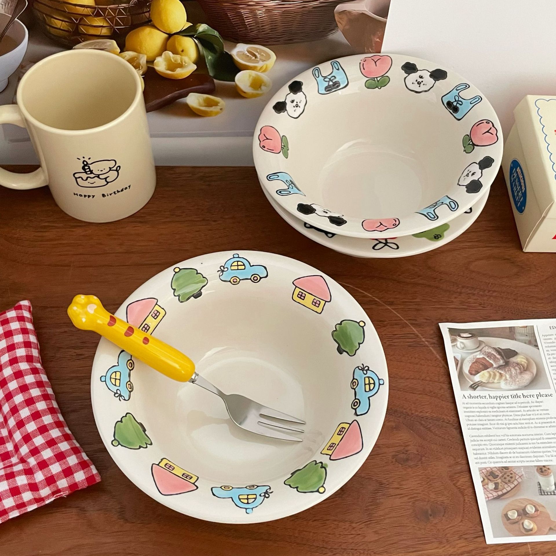 Creative, cute and childlike ceramic bowl with relief hand-painted flanged straw hat, salad bowl, deep pasta plate, household vegetable plate and rice bowl full figure