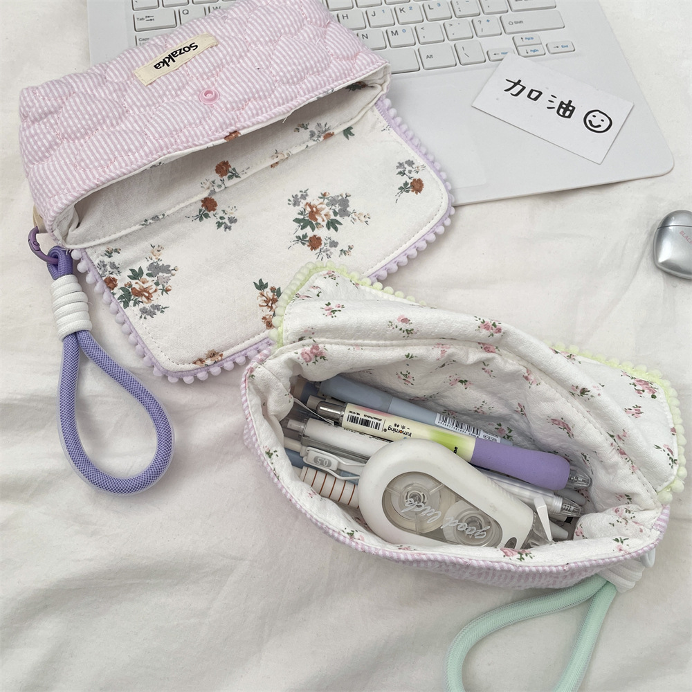 5412 Korean-style floral pen case storage bag, high appearance level, ins style, large capacity student stationery box, multi-functional Specification drawing