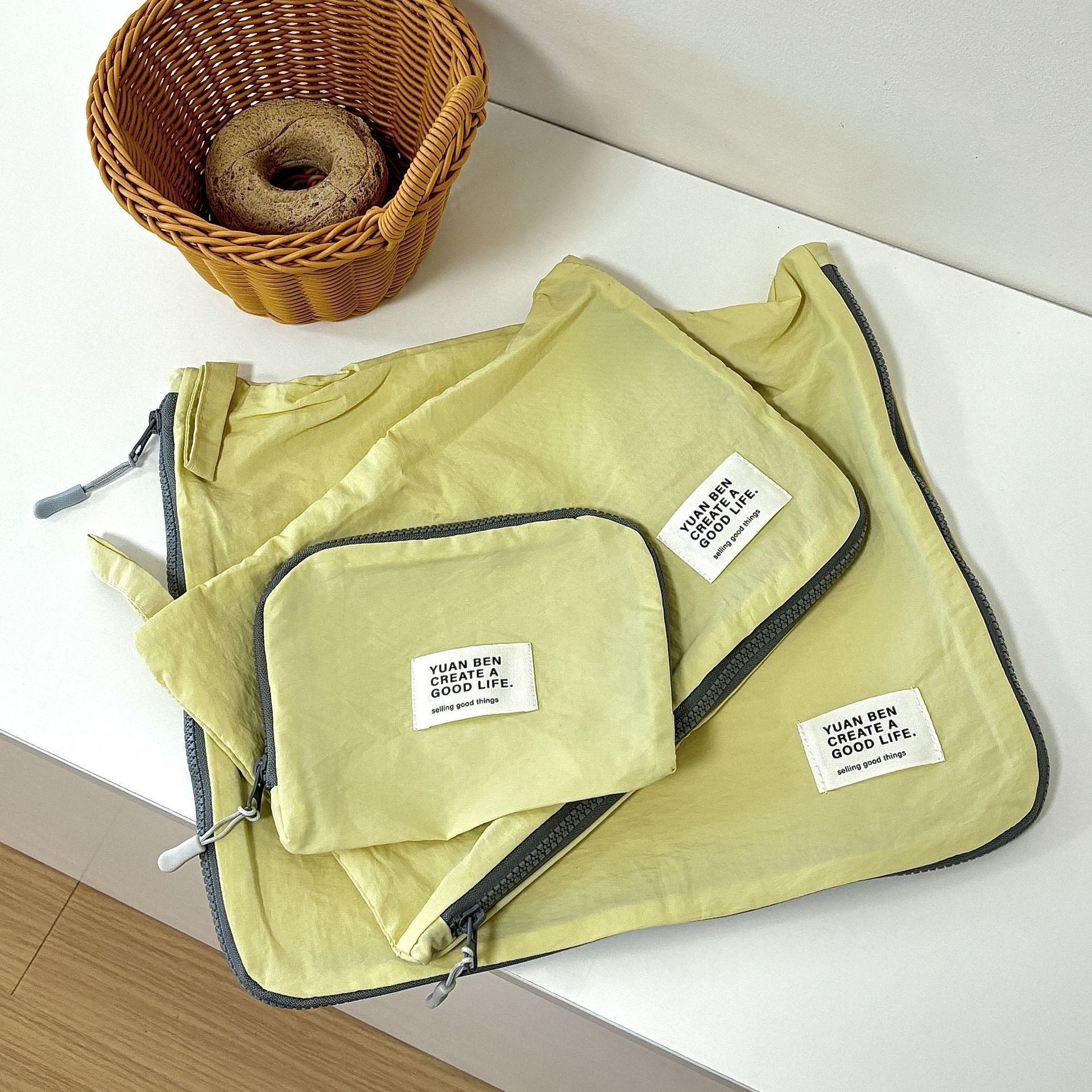 Simple travel sorting bags, business trip luggage storage bags, underwear organization bags, portable clothing storage bags Application Scenario