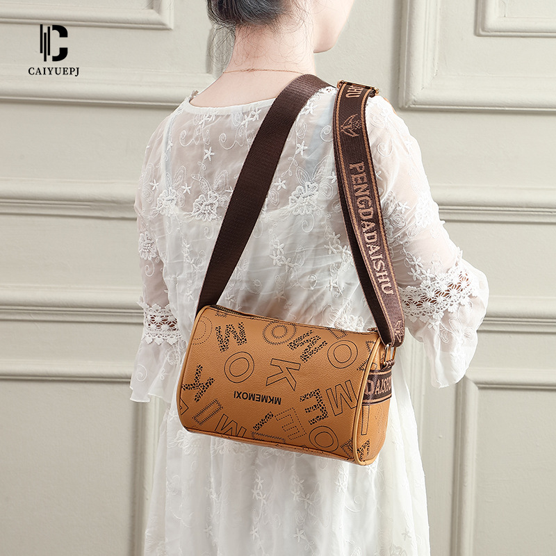 New fashionable letter print wide shoulder strap simple single-shoulder bag for women, casual retro crossbody bag, cross-border pillow bag Specification drawing