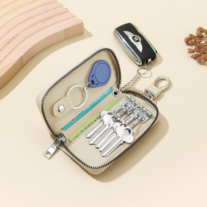 New large-capacity pu key case, men's zipper car key case, cowhide multi-functional waist hook key case, women's Application Scenario