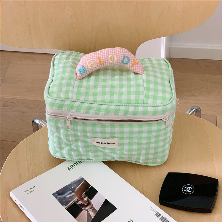 Korean style Instagram checkered makeup bag, high appearance level, large-capacity portable cosmetics storage bag, toiletry bag, high-end feel for women Specification drawing