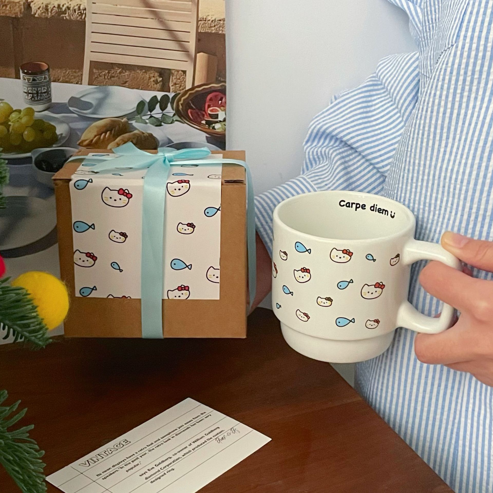 Original cartoon cute ceramic mug for cats eating fish, coffee cup as a gift, water cup full figure