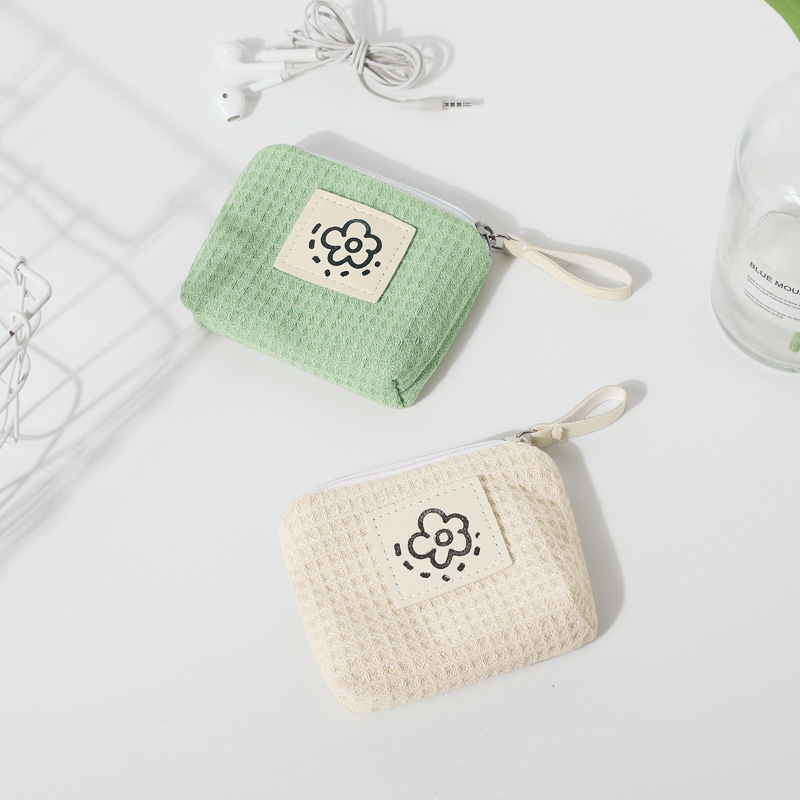 Ailun's cute and simple waffle coin purse is fresh and portable. It's a small handbag for business trips and a cosmetic storage bag for women Specification drawing