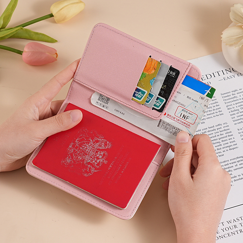 Hot-selling cross-border pu leather passport bag in stock, multi-functional passport holder, ID card holder, passport case Application Scenario