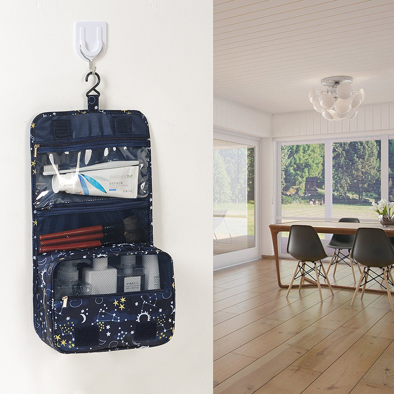 Korean-style travel waterproof cosmetic bag, hotel hanging portable foldable toiletry bag, swimming and fitness storage bag Application Scenario